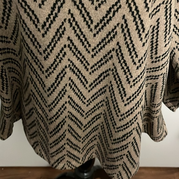 Top - Picture 3 of 7